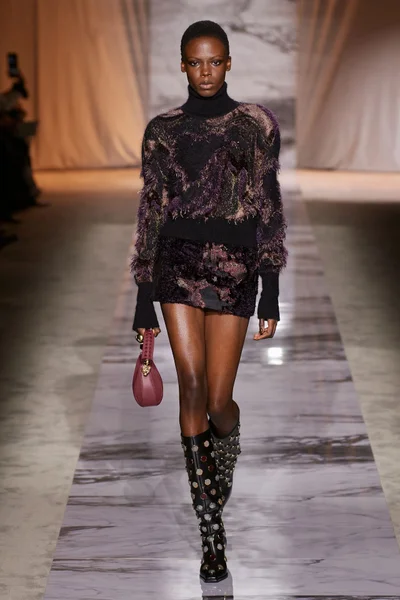 Look 24